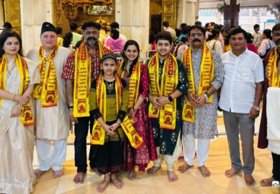 ‘संत ज्ञानेश्वरांची मुक्ताई’ चित्रपटाची टीम श्री सिद्धिविनायक चरणी नतमस्तक…!