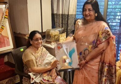 सुप्रसिद्ध पार्श्वगायिका पद्मश्री अनुराधा पौडवाल यांच्या हस्ते “स्व. अरुण पौडवाल कृतज्ञता गौरव पुरस्कार” लोकप्रिय जेष्ठ पार्श्वगायिका उत्तरा केळकर यांना प्रदान!