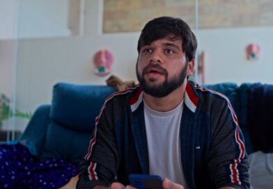 बे दुणे तीन या सीरिज मध्ये अभयची भूमिका साकारलेला अभिनेता क्षितिज दाते काय म्हणाला ! बे दुणे तीन या सीरिज मध्ये अभयची भूमिका साकारलेला अभिनेता क्षितिज दाते काय म्हणाला !