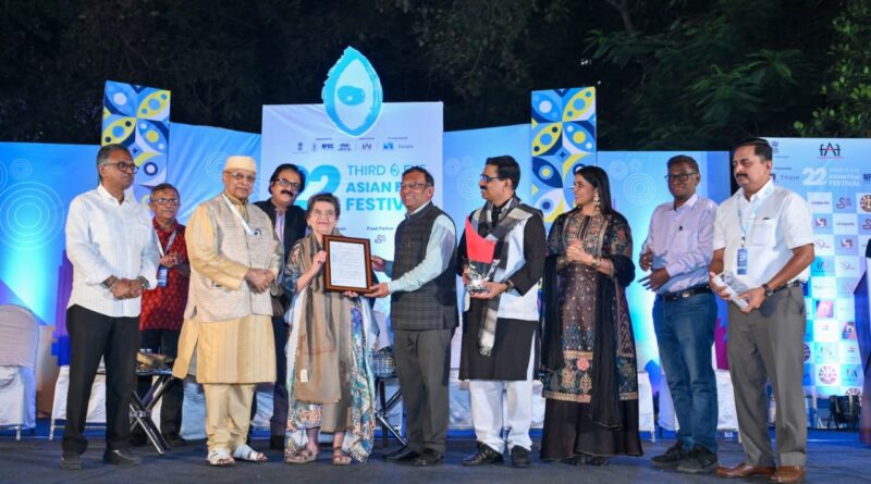 एशियन कल्चर’ पुरस्काराने दिग्दर्शिका सई परांजपे सन्मानित