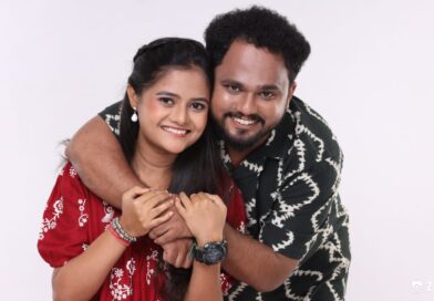 व्यावसायिक रंगभूमीवर पदार्पण केलेल्या अभिनेत्री मृण्मयी सुपलच्या नाटकाचा रौप्य महोत्सवी प्रयोग