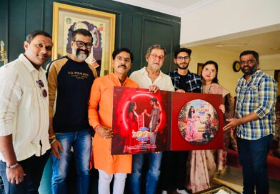 महेश मांजरेकर यांच्या हस्ते “डीपी झूम करून” गाण्याचं पोस्टर लाँच!!