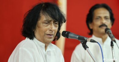 पं. अजितकुमार कडकडे यांची भव्य ‘‘संगीत रजनी’’