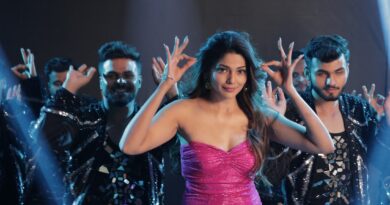 ‘सखे गं साजणी’ चित्रपटाचे शीर्षक गीत पुण्यात फ्लॅश मॉबमधून प्रदर्शित; मैत्री आणि प्रवासाचा रंगतदार उत्सव