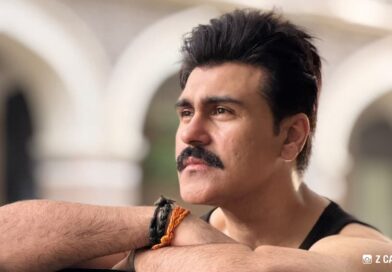Aarya Babbar Just Schooled Everyone With a Masterclass in Dignity; Says “A man with dignity never lets the women of his house fight wars he should have the courage to fight himself