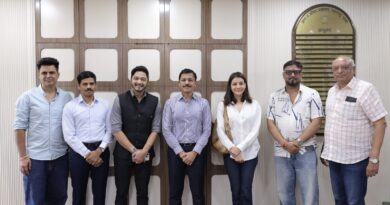 ‘द इंडिया स्टोरी’ : काजल अग्रवाल, श्रेयस तळपदे, दिग्दर्शक चेतन डीके आणि निर्माता सागर बी. शिंदे यांनी घेतली एफडीए आयुक्त तुकाराम मुंडे यांची भेट